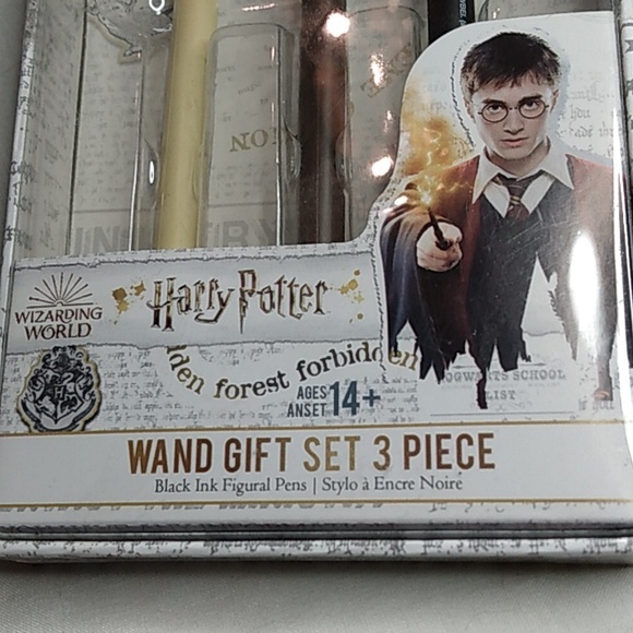 Harry Potter Wand Pens - Picture 2 of 5